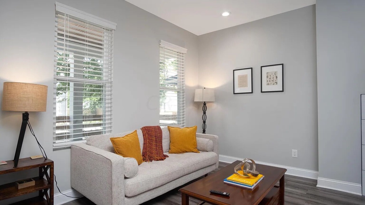 Photo of Livingroom in Near East Columbus