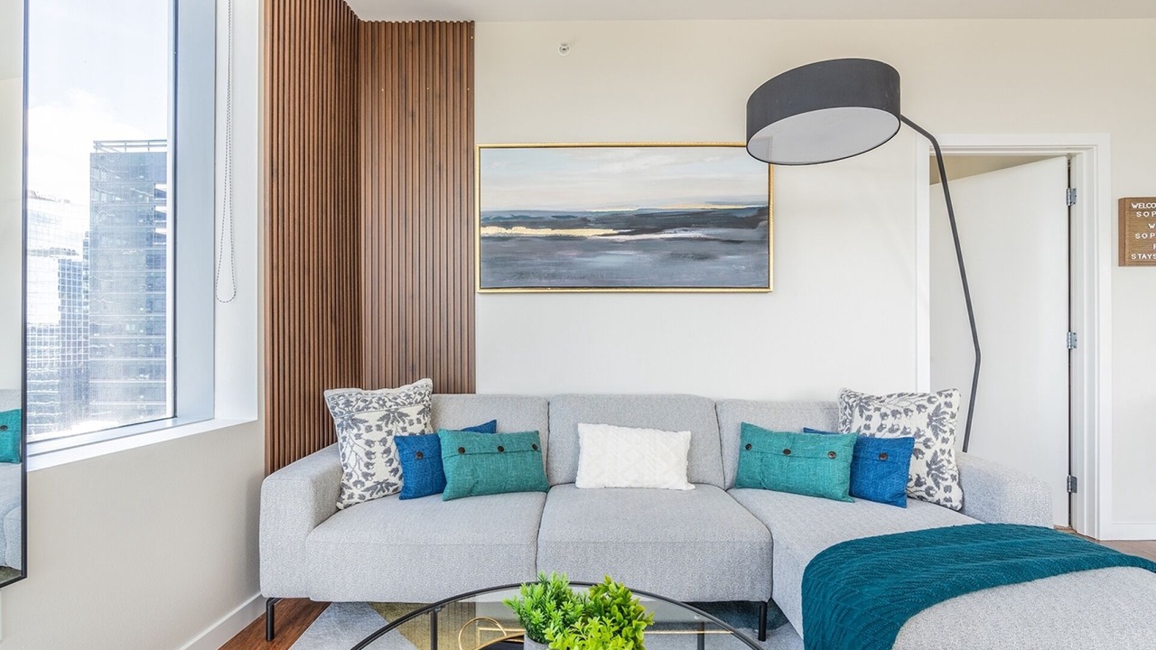Photo of Livingroom in West Bellevue