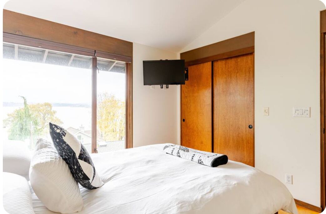 Photo of Bedroom in Leschi