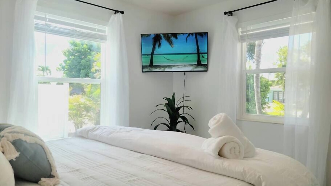 Photo of Bedroom in Naples Park