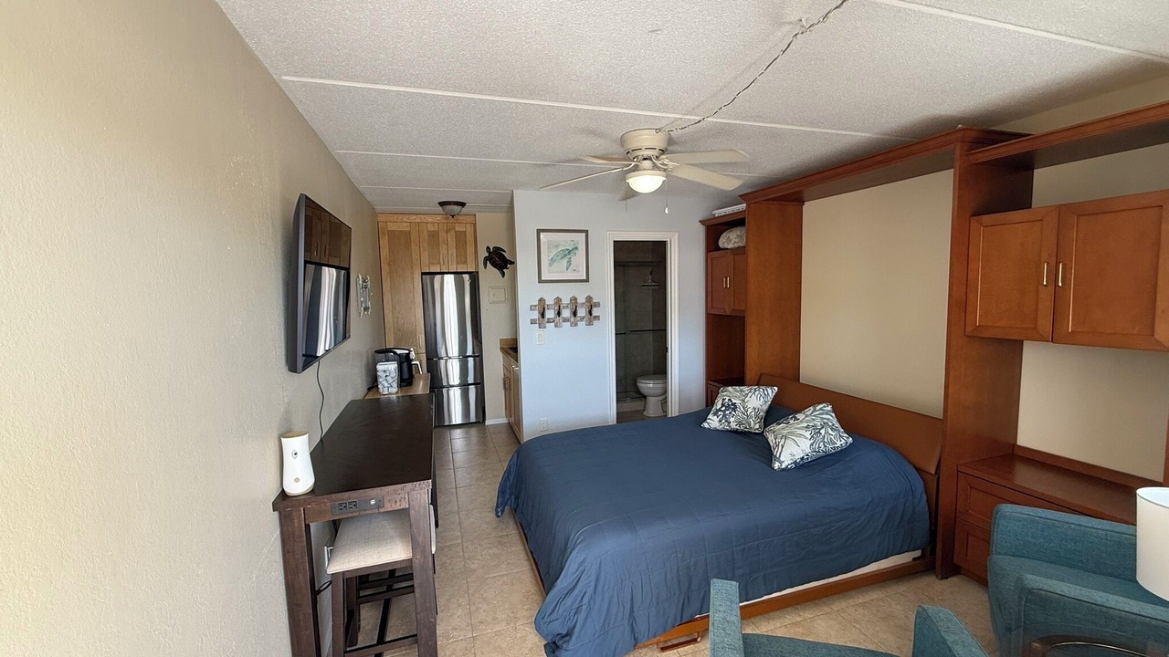 Photo of Bedroom in Golden Beach