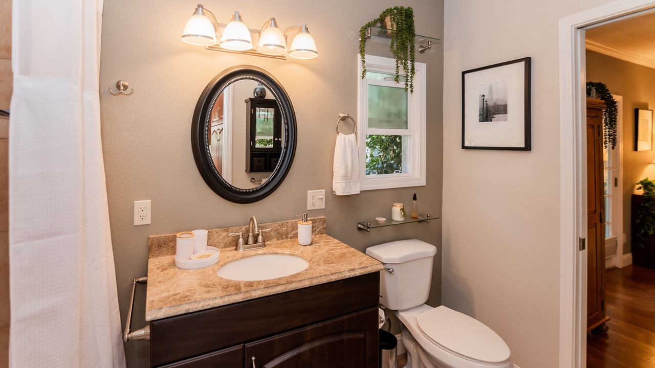 Photo of Bathroom in Junior College Neighborhood Association