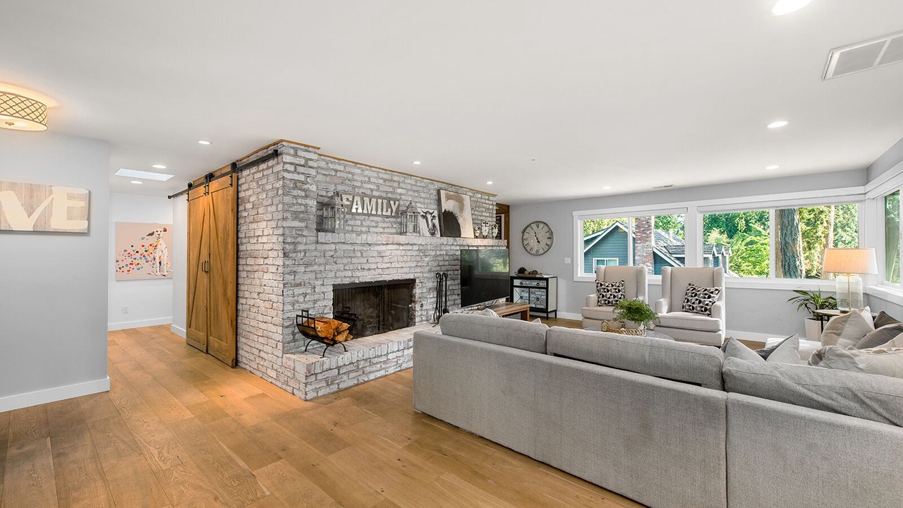 Photo of Livingroom in West Bellevue