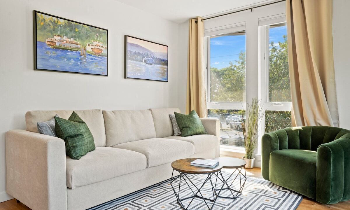 Photo of Livingroom in Capitol Hill