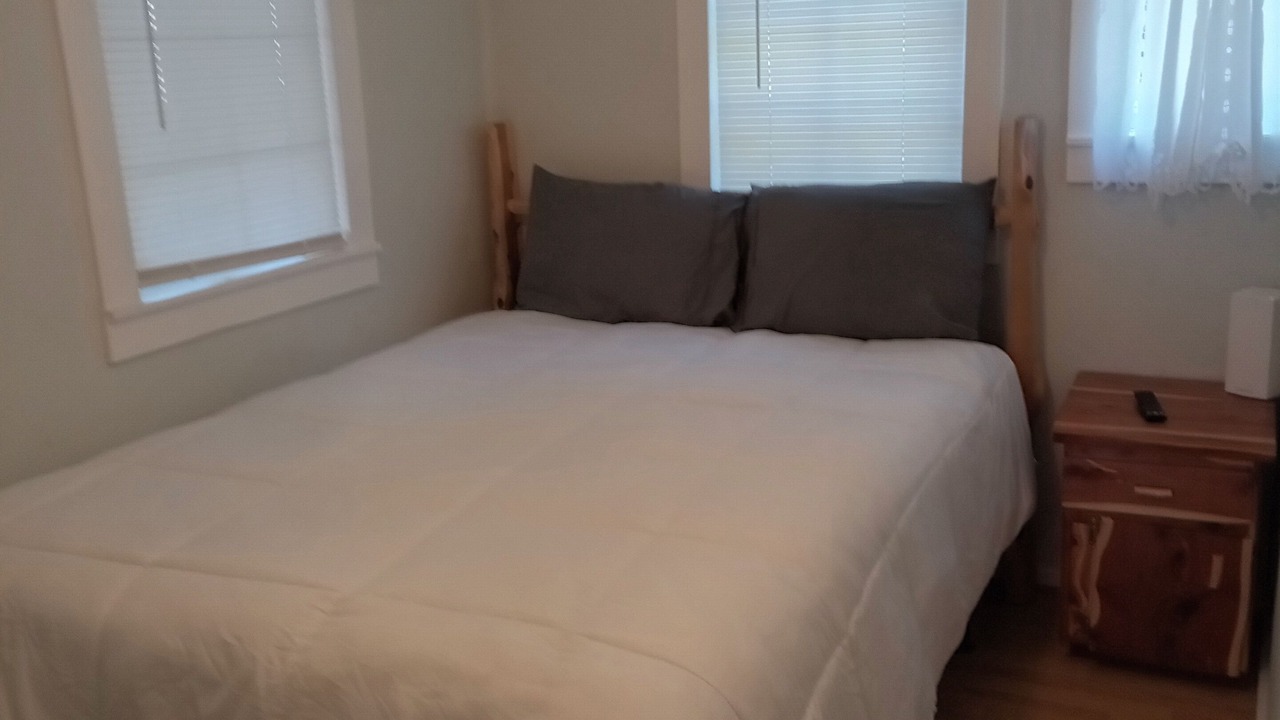 Photo of Bedroom in Rockaway Beach
