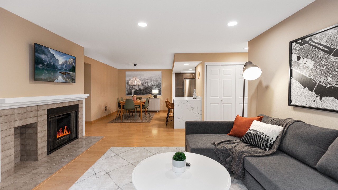Photo of Livingroom in Northwest Bellevue