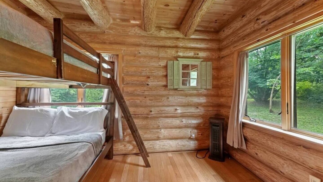 Photo of Bedroom in Evart