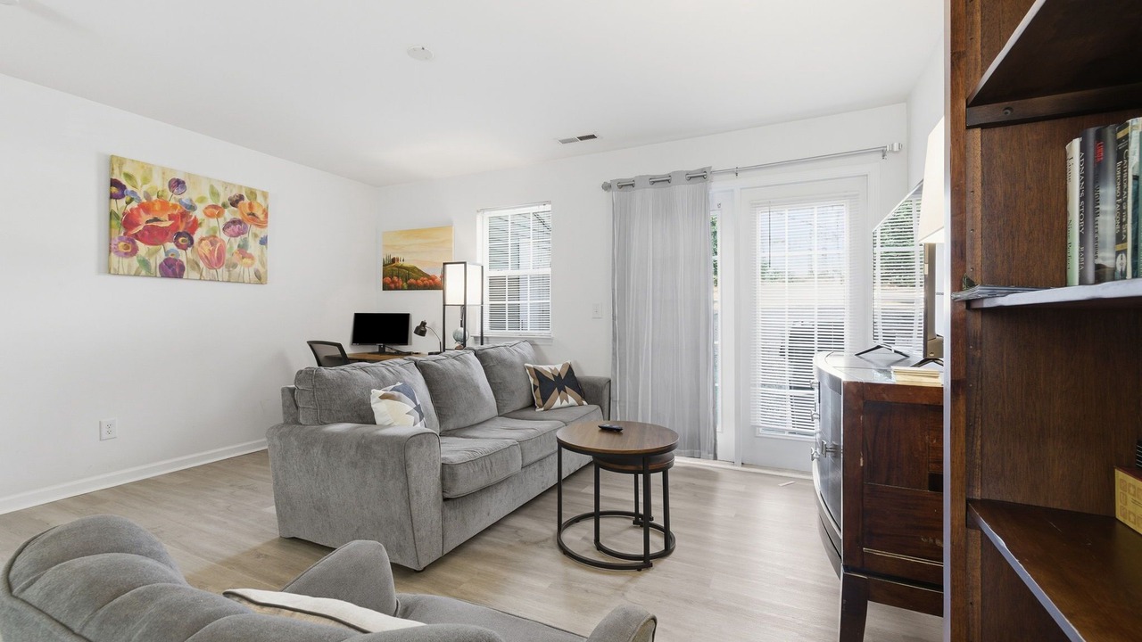 Photo of Livingroom in Northeast Raleigh