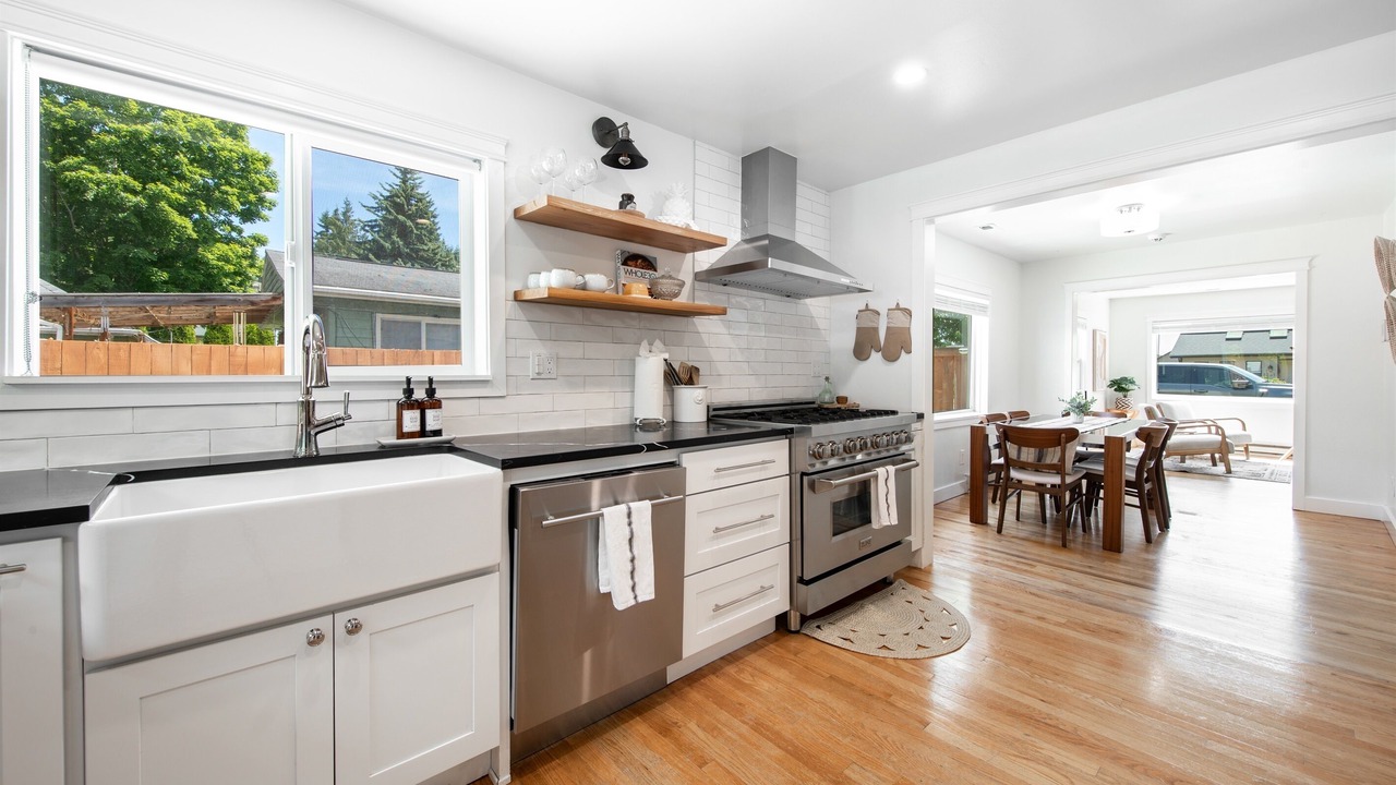 Photo of Kitchen in Shoreline