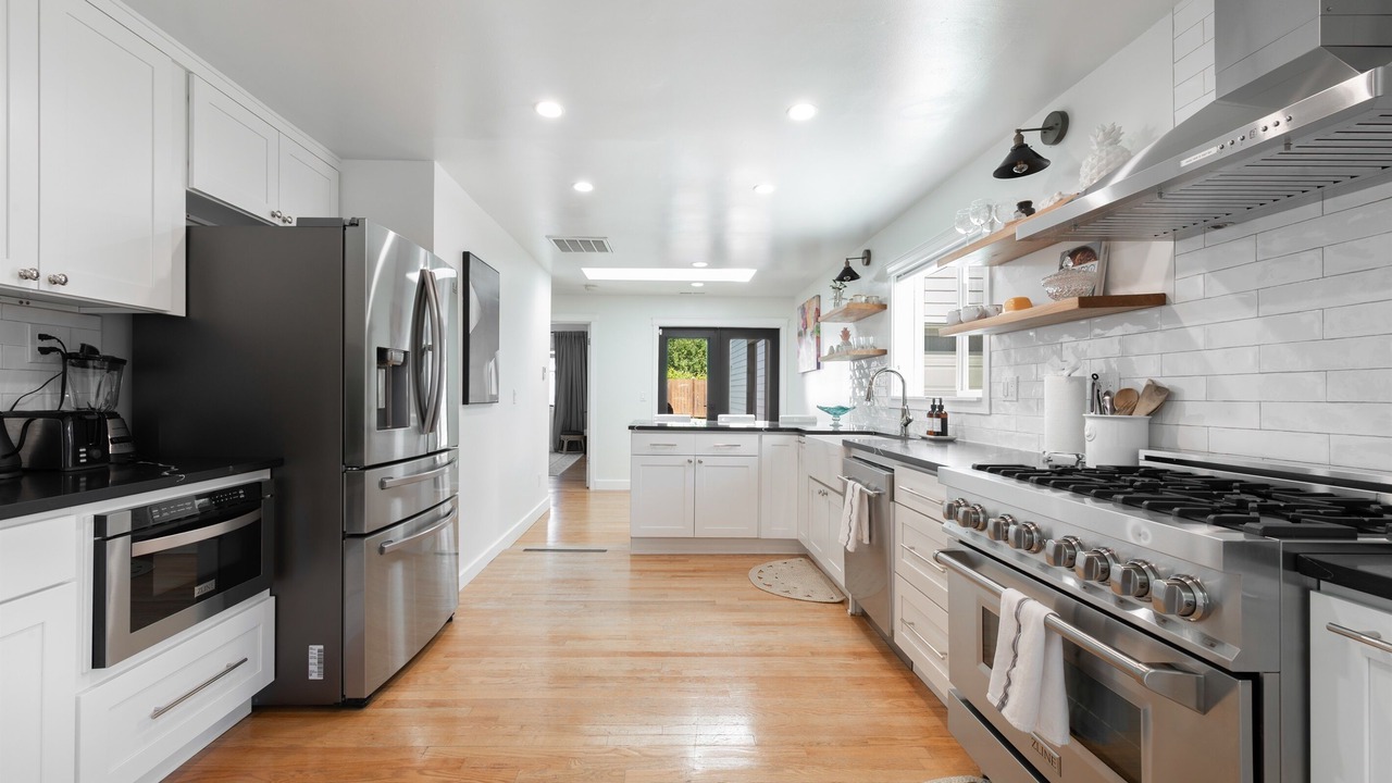 Photo of Kitchen in Shoreline