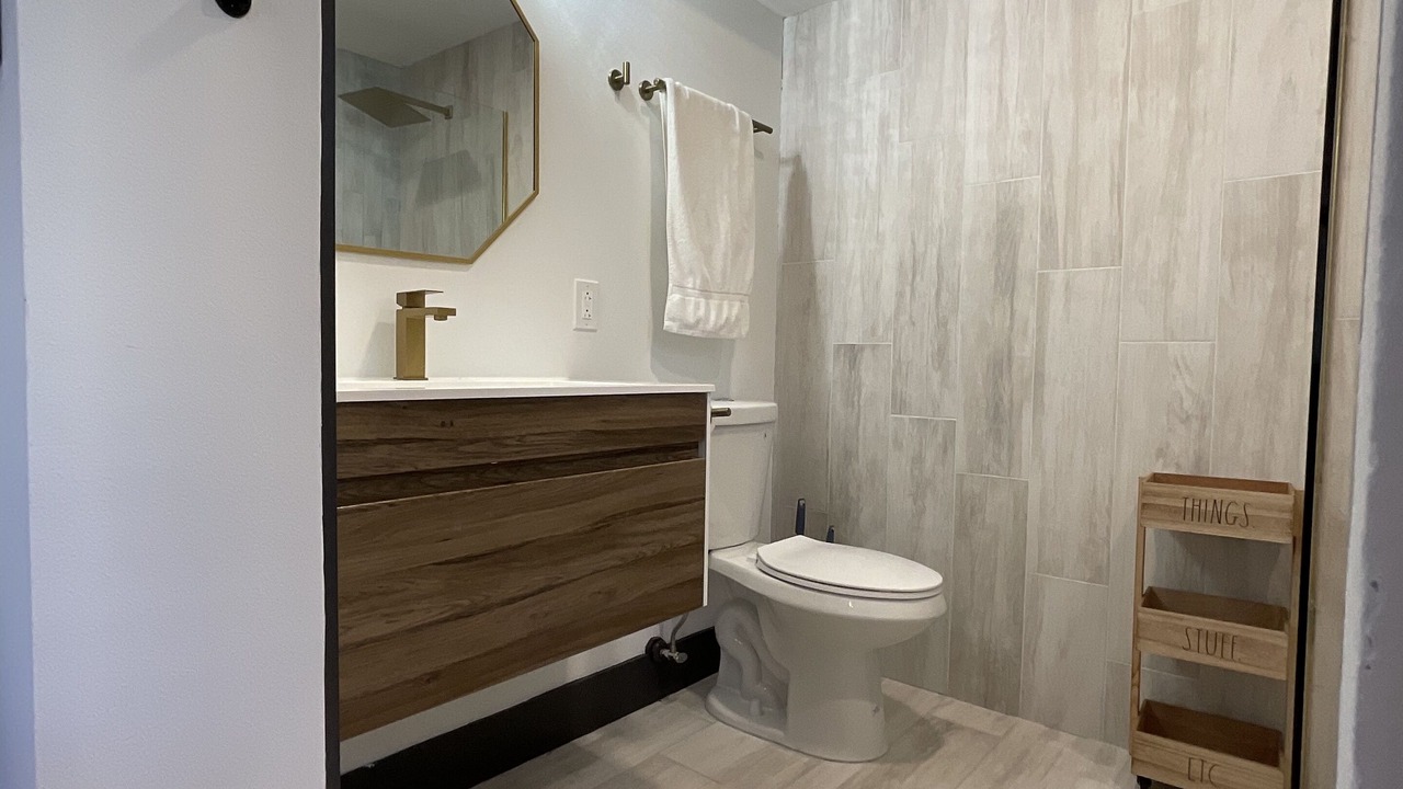 Photo of Bathroom in Indian Beach Sapphire Shores