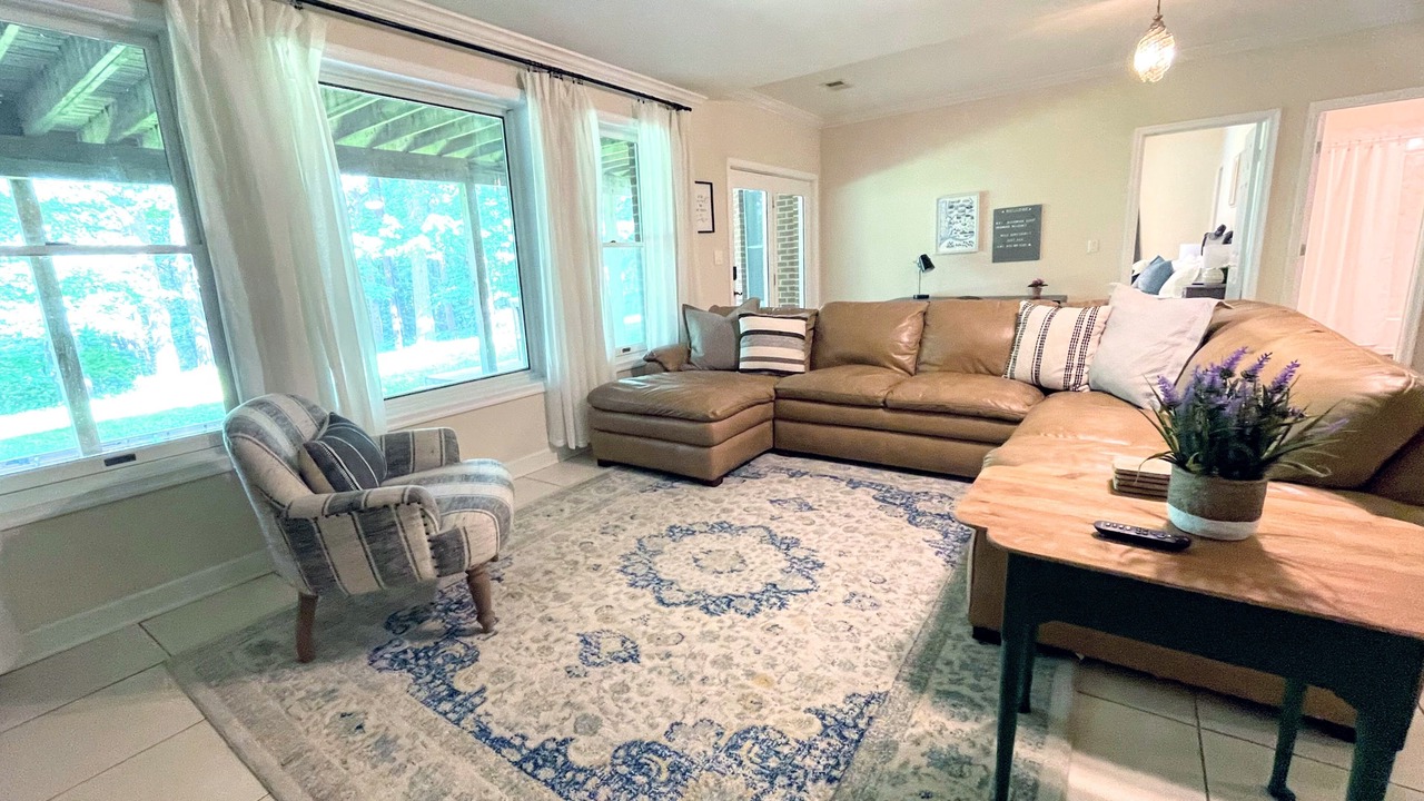 Photo of Livingroom in West Springfield