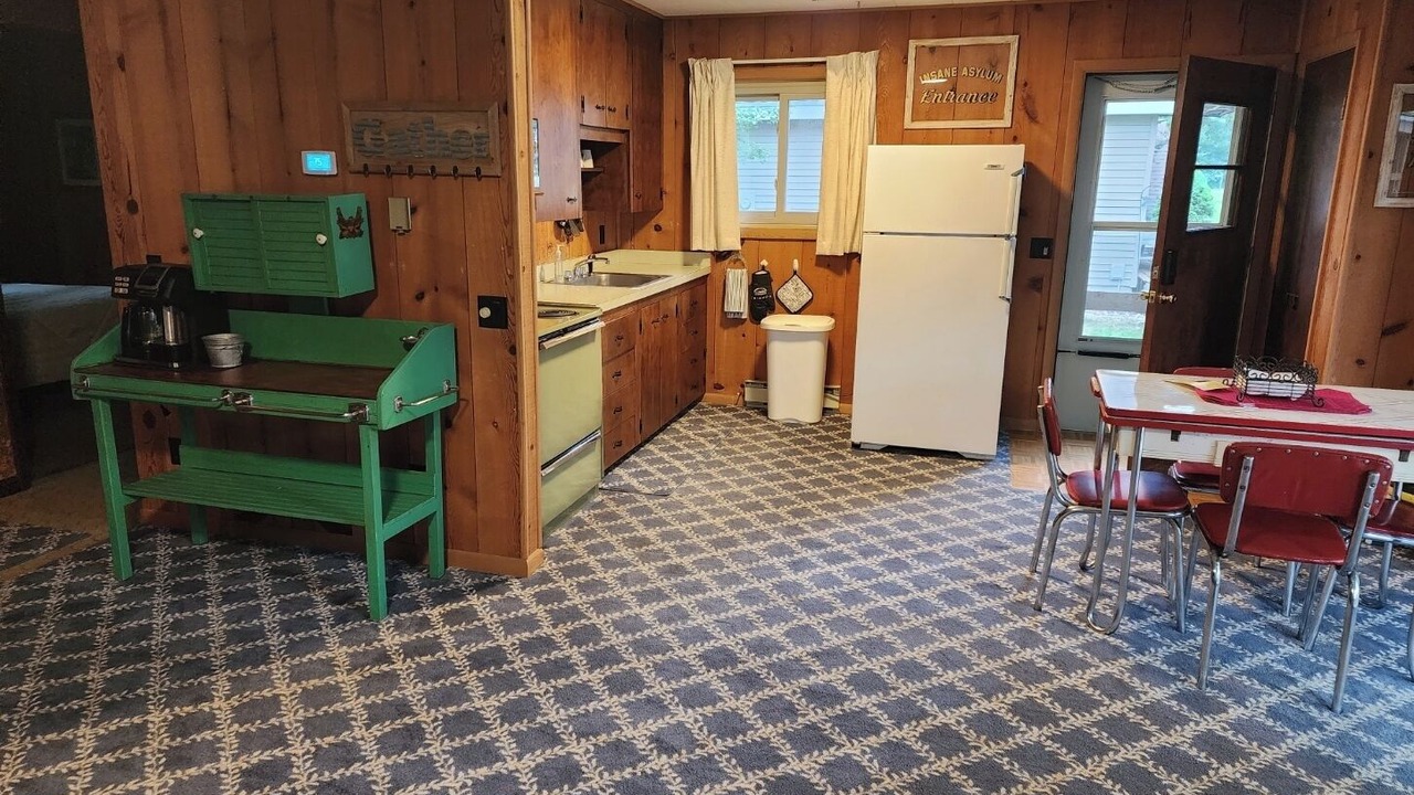 Photo of Kitchen in Canadian Lakes