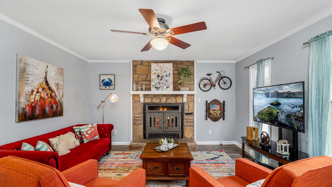 Photo of Livingroom in Northeast Raleigh