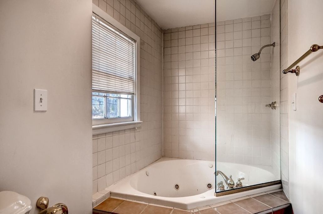 Photo of Bathroom in Donaldson Run