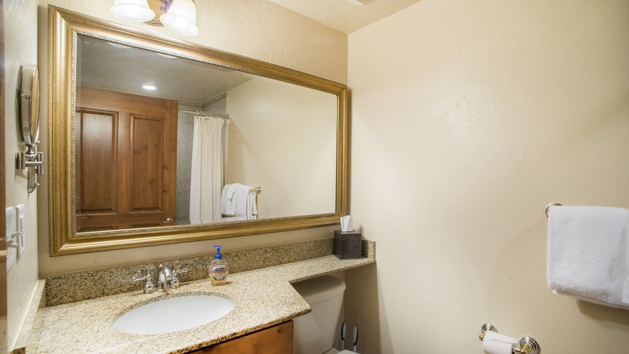 Photo of Bathroom in Midway