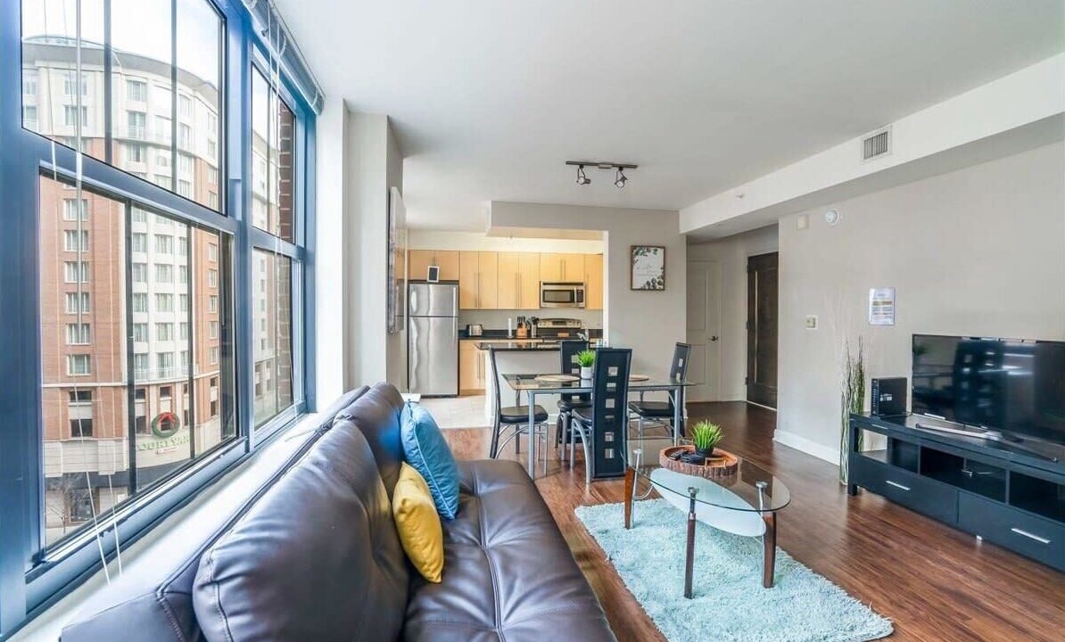 Photo of Livingroom in Harbor East