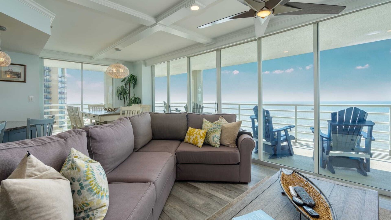 Photo of Livingroom in Arcadian Shores
