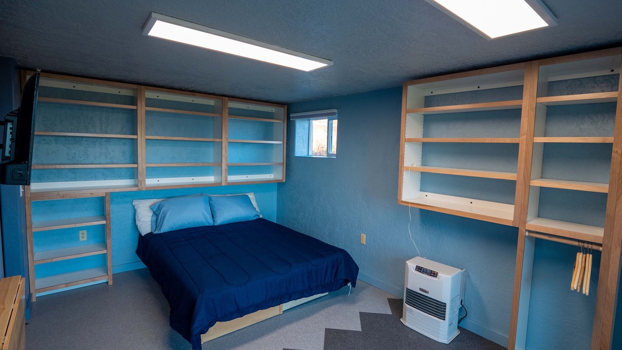 Photo of Bedroom in Homer