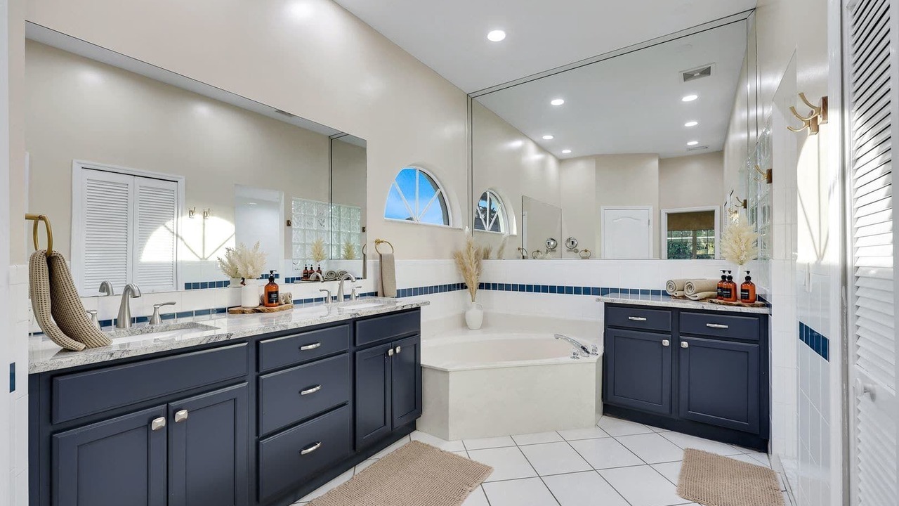 Photo of Bathroom in Naples Park