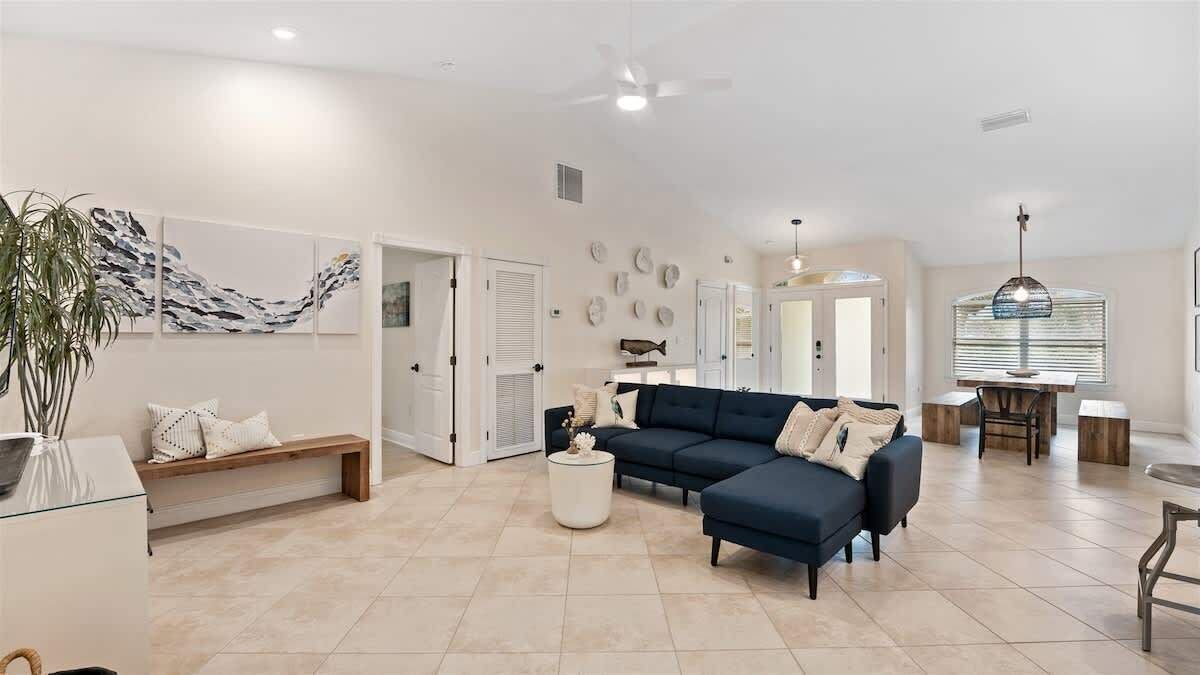 Photo of Livingroom in Del Real Townhouse