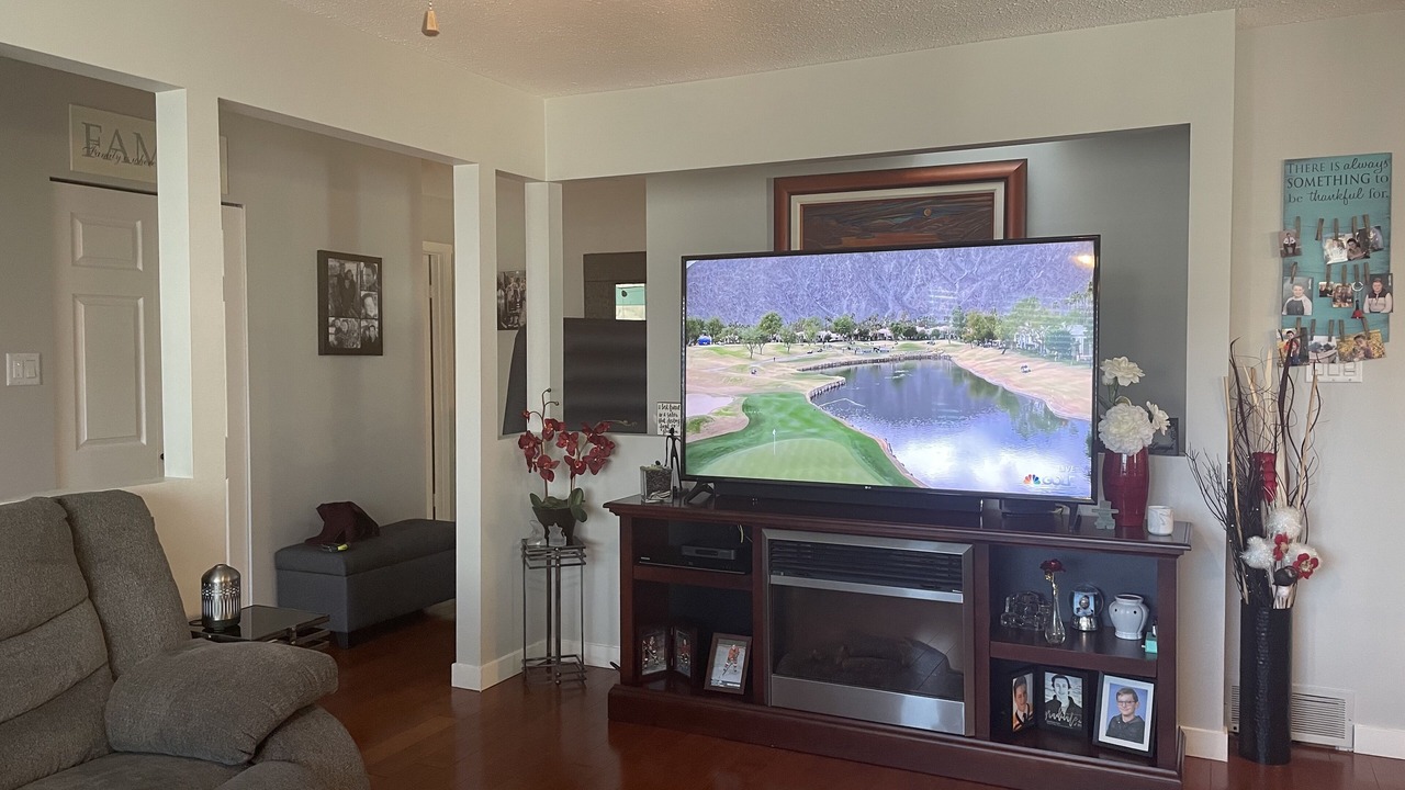 Photo of Livingroom in Okanagan-Similkameen