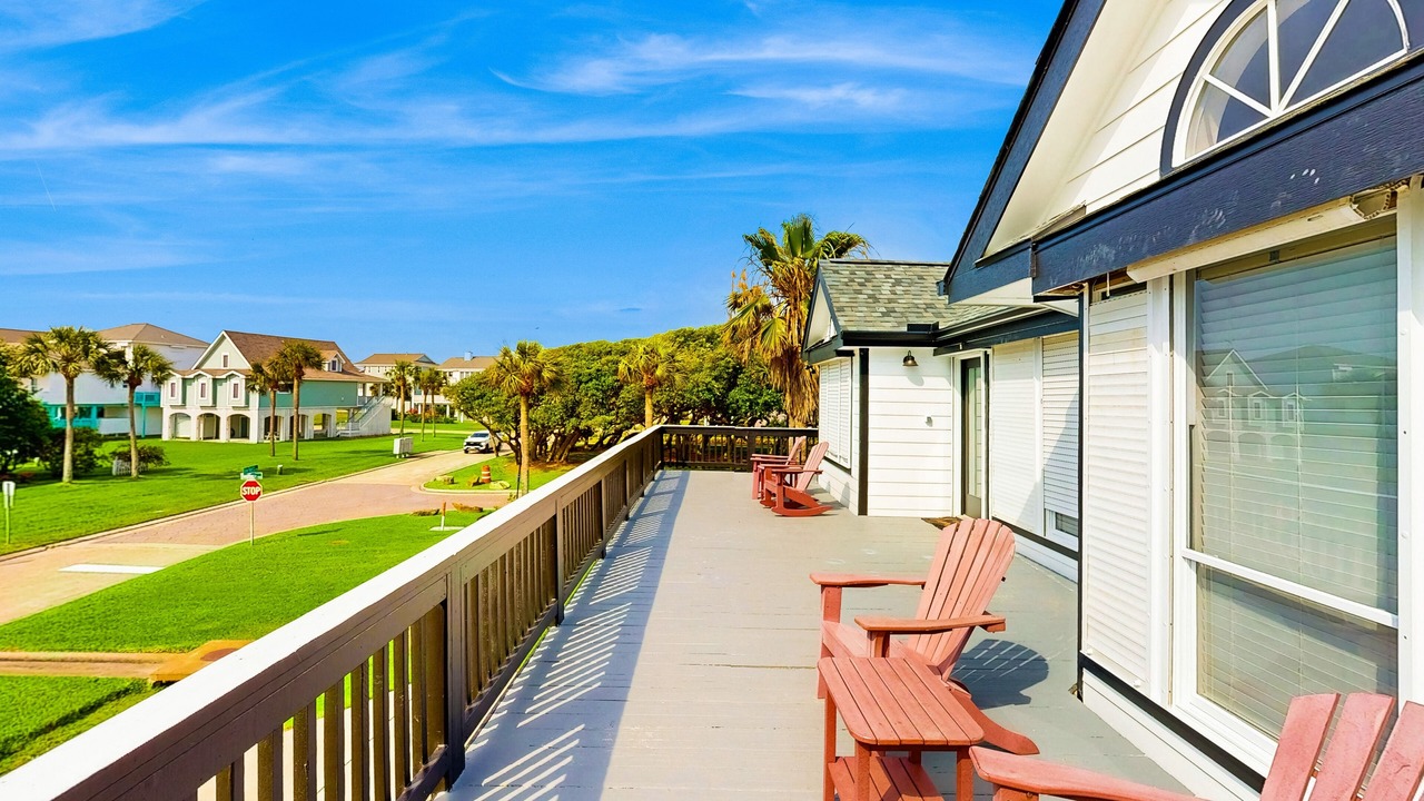 Photo of Patio Balcony in Pirates Beach West
