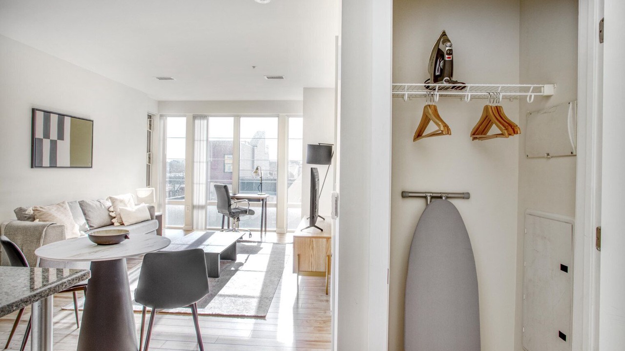 Photo of Livingroom in Near Northeast