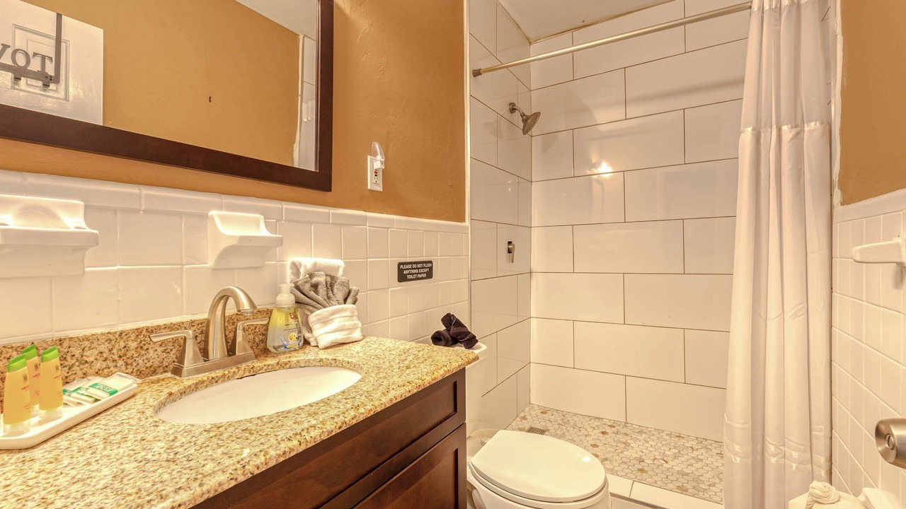 Photo of Bathroom in Poinsettia Heights