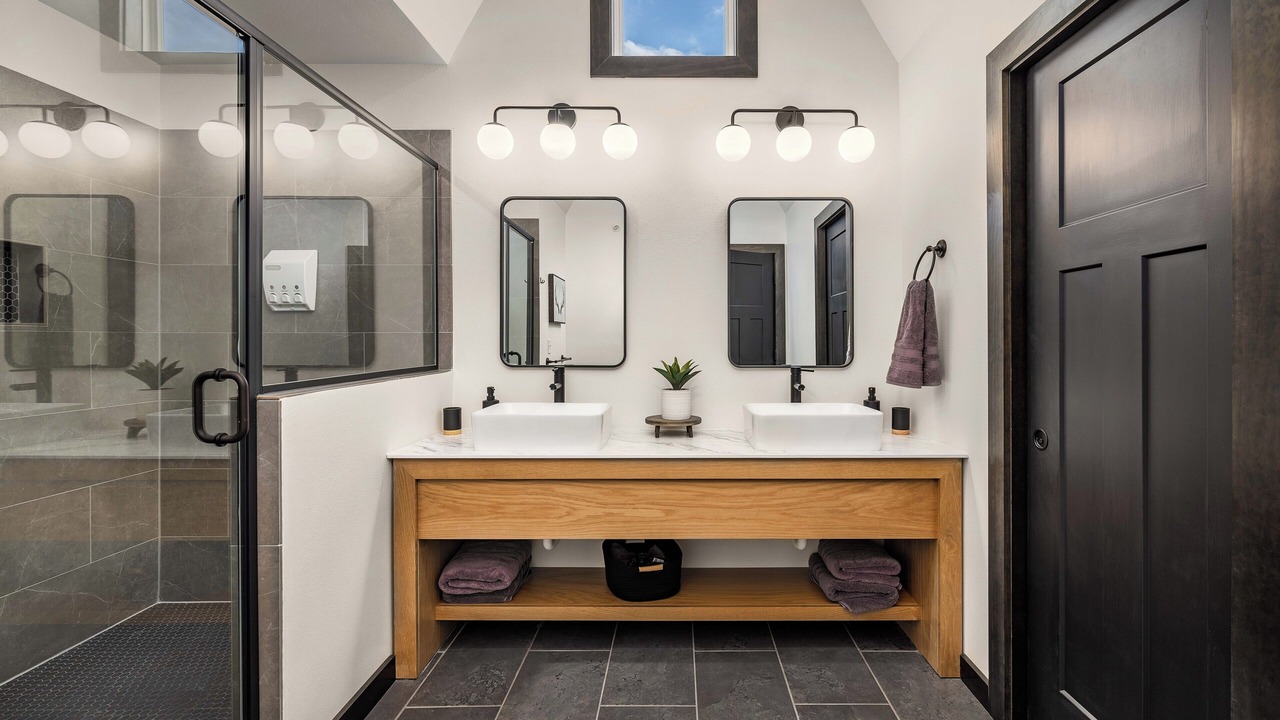 Photo of Bathroom in Kimberling City