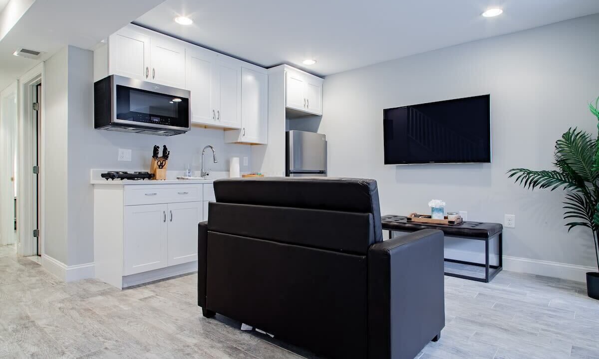Photo of Livingroom in Truxton Circle