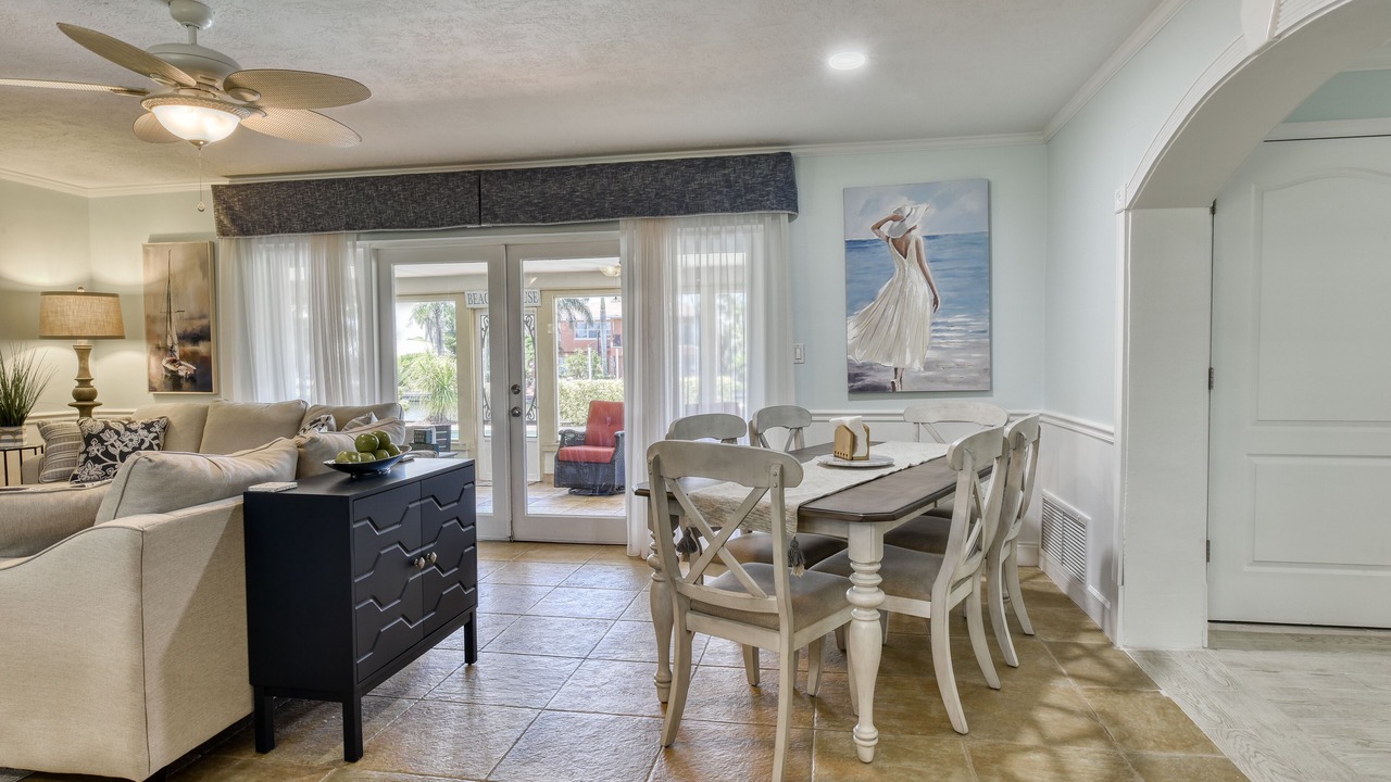 Photo of Livingroom in Cocoa Isles