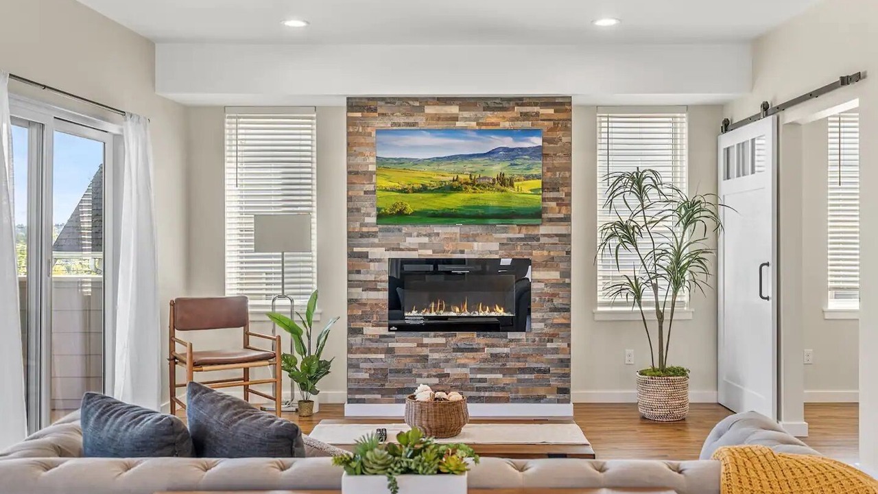 Photo of Livingroom in Seattle Metro Area