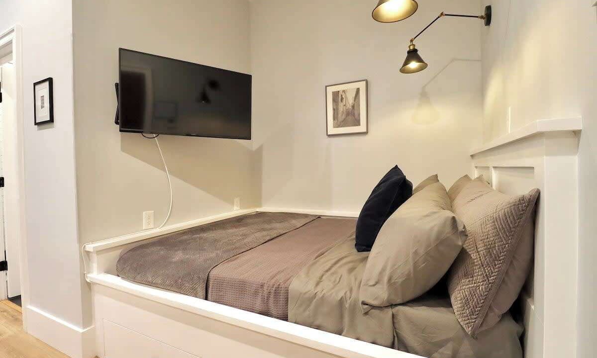 Photo of Bedroom in Old Town Alexandria