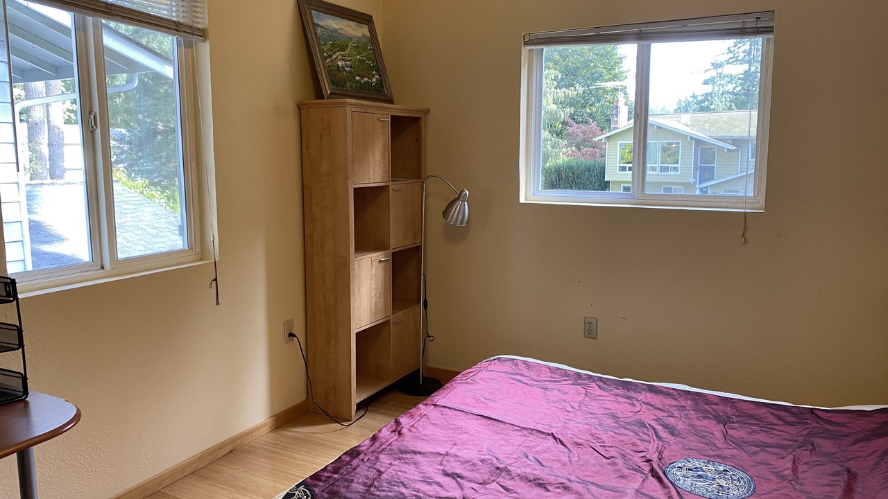 Photo of Bedroom in Inglewood-Finn Hill