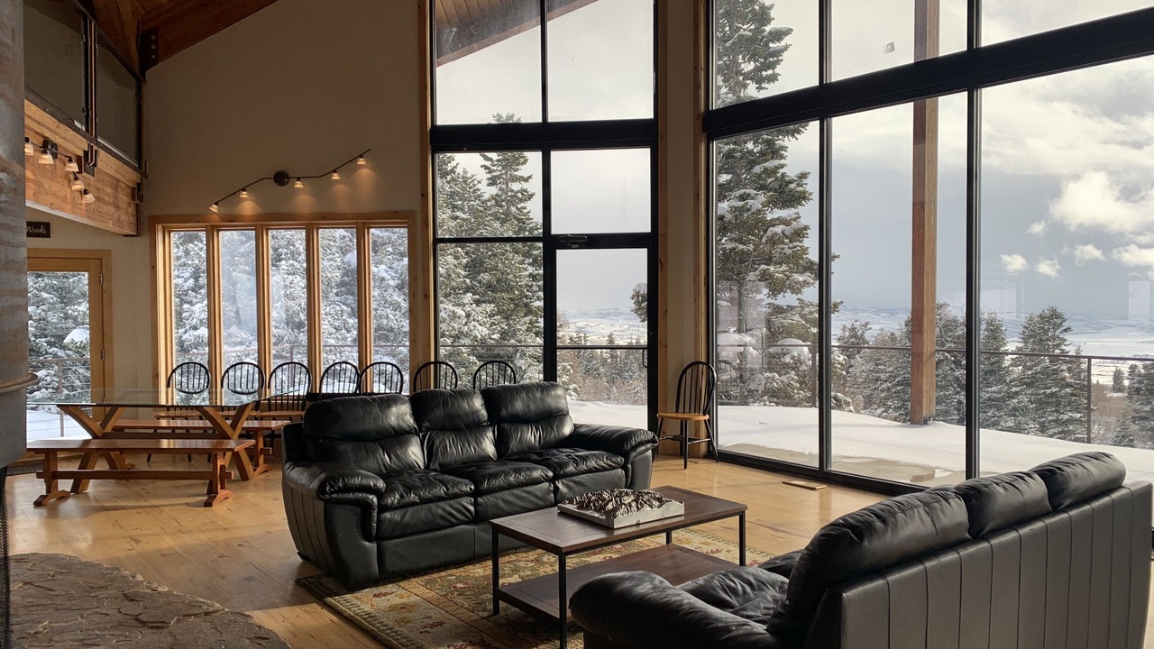 Photo of Livingroom in Silver Summit