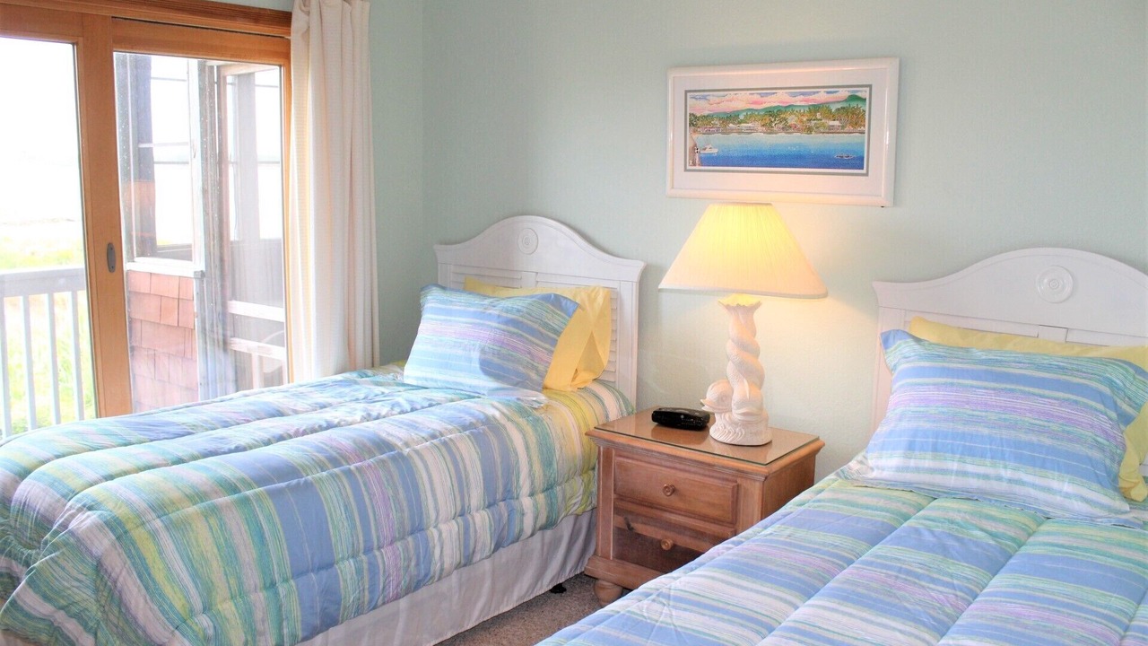 Photo of Bedroom in Manteo