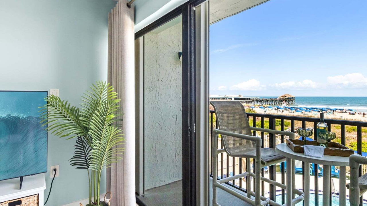 Photo of Patio Balcony in Avon By The Sea