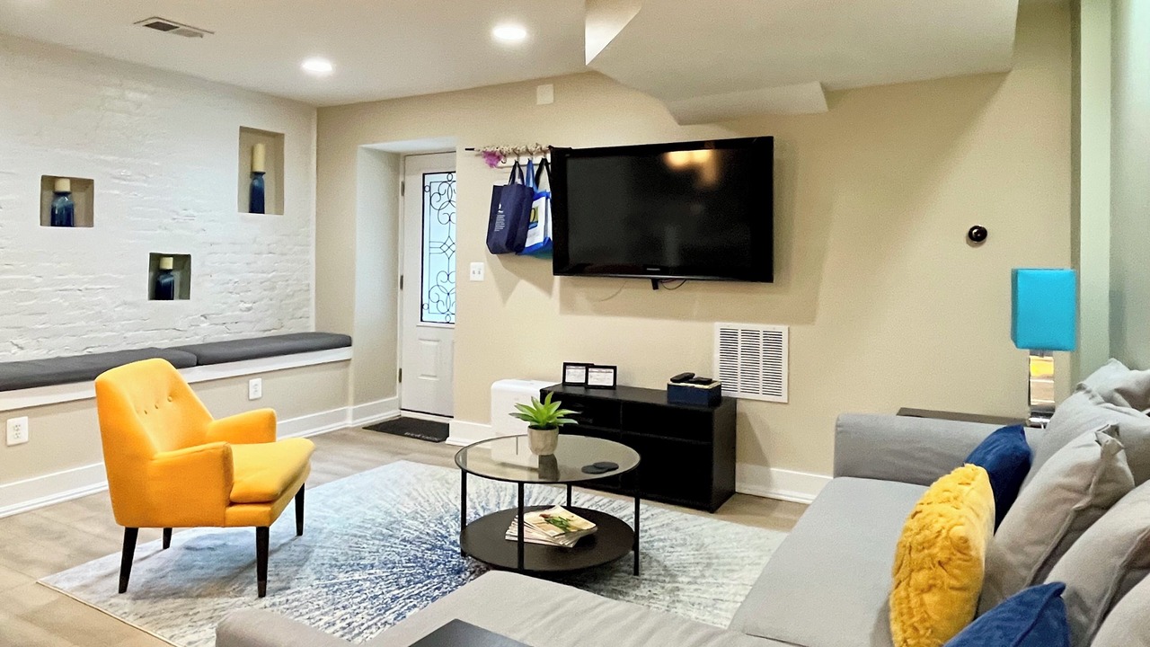 Photo of Livingroom in H Street Corridor