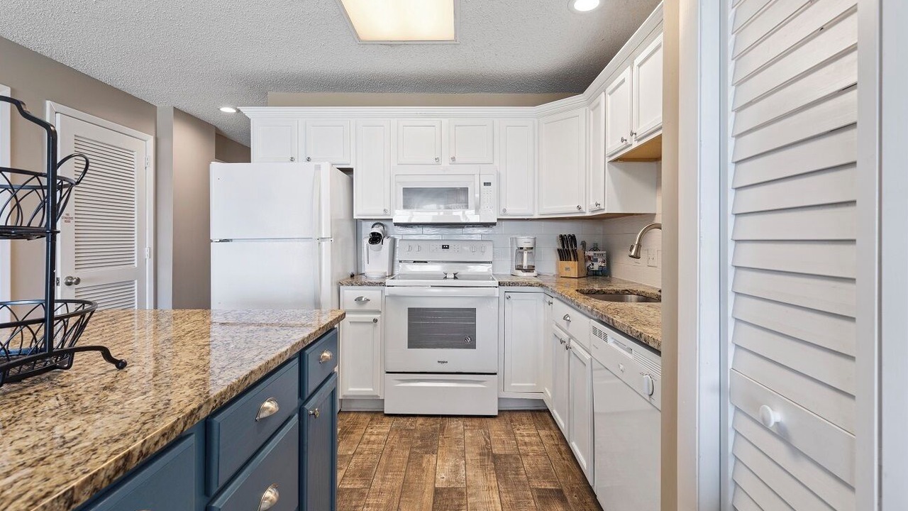Photo of Kitchen in Cherry Grove Beach