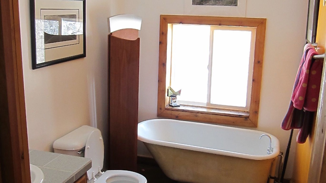Photo of Bathroom in Tollgate Canyon