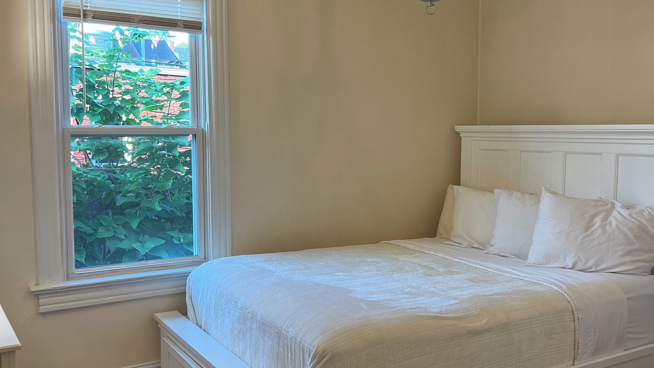 Photo of Bedroom in Dupont Circle