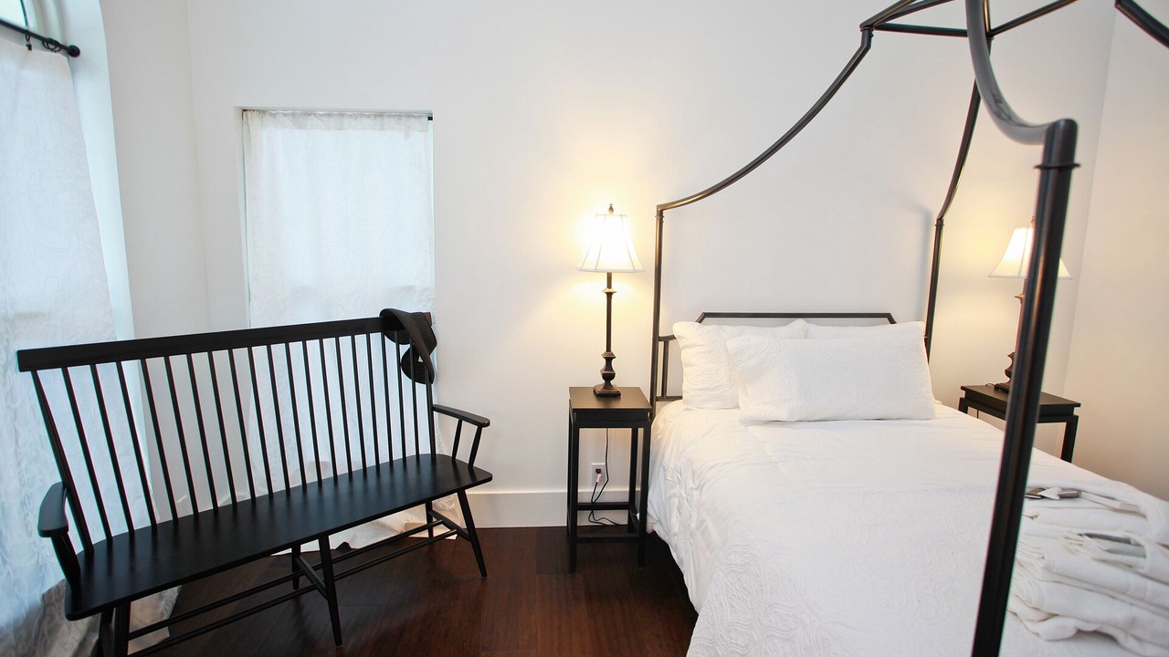 Photo of Bedroom in Miami Park