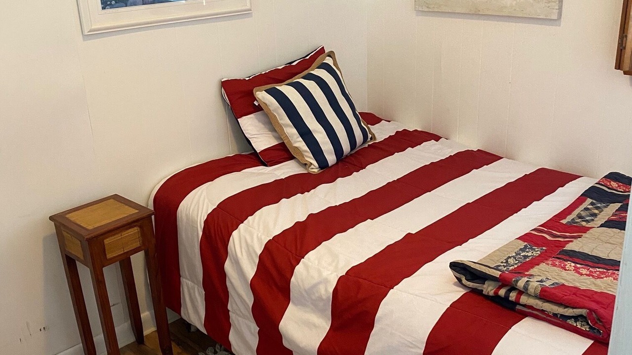 Photo of Bedroom in Laughing Gull Cottages