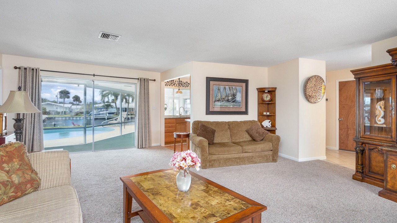 Photo of Livingroom in Cocoa Isles
