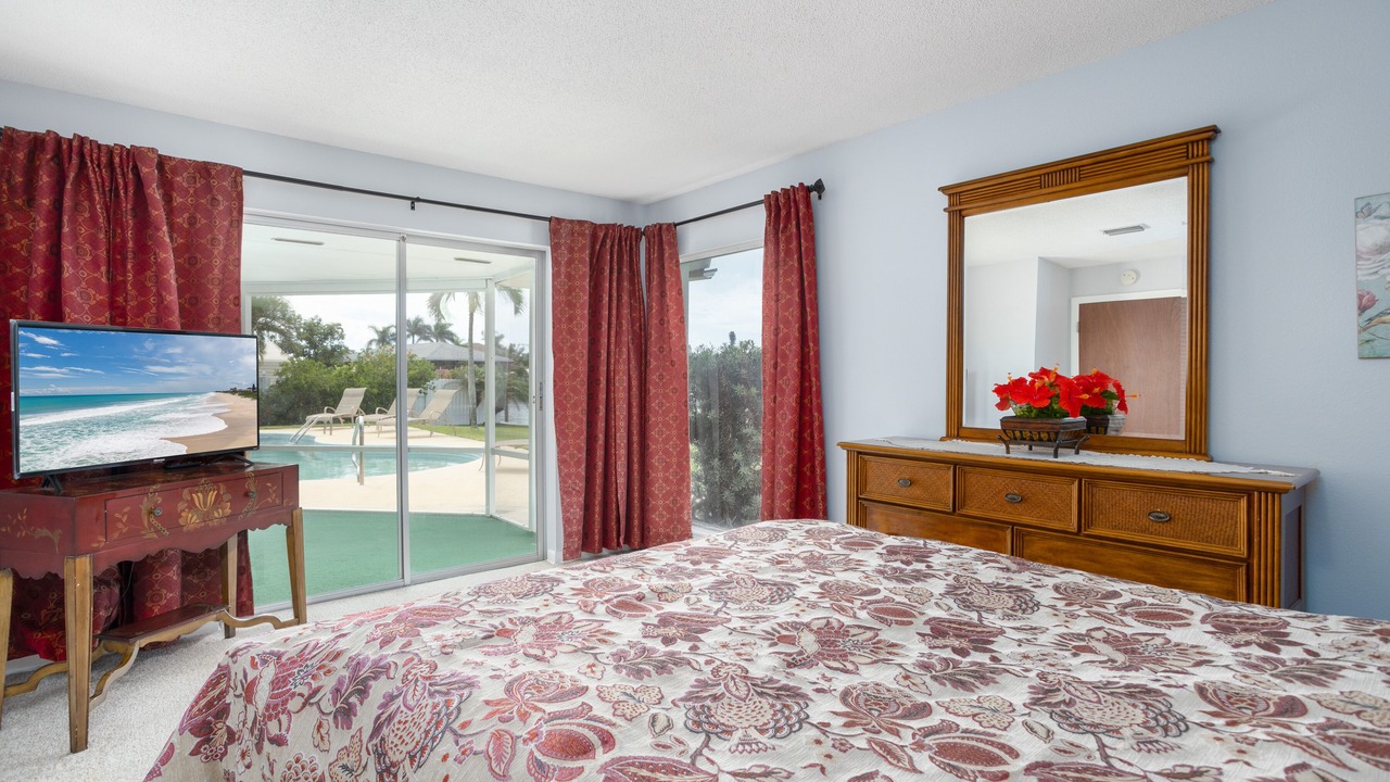 Photo of Bedroom in Cocoa Isles