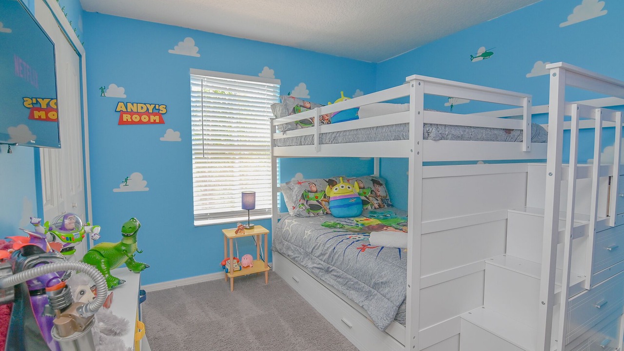 Photo of Bedroom in Regal Palms