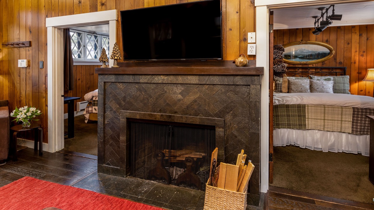 Photo of Livingroom in Eastlake