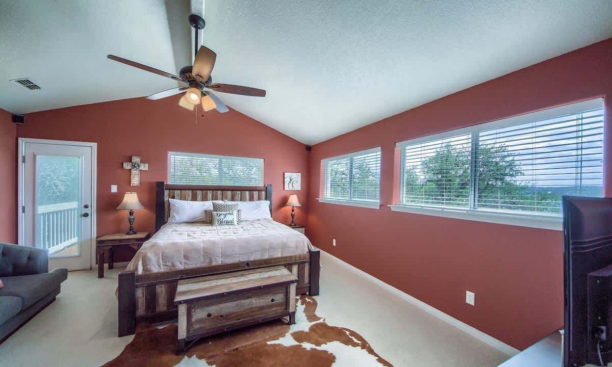 Photo of Bedroom in Canyon Lake