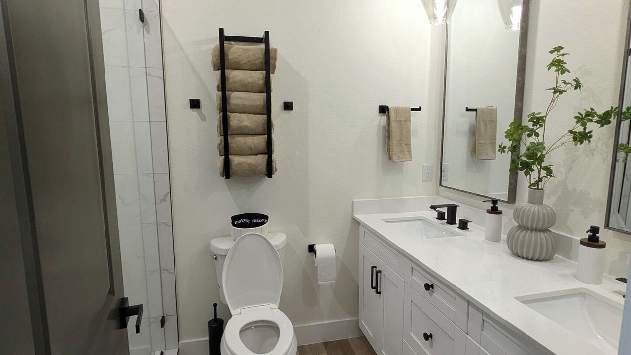 Photo of Bathroom in Naples Park